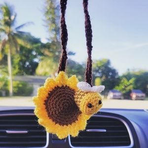 Tiny bee car rear view mirror